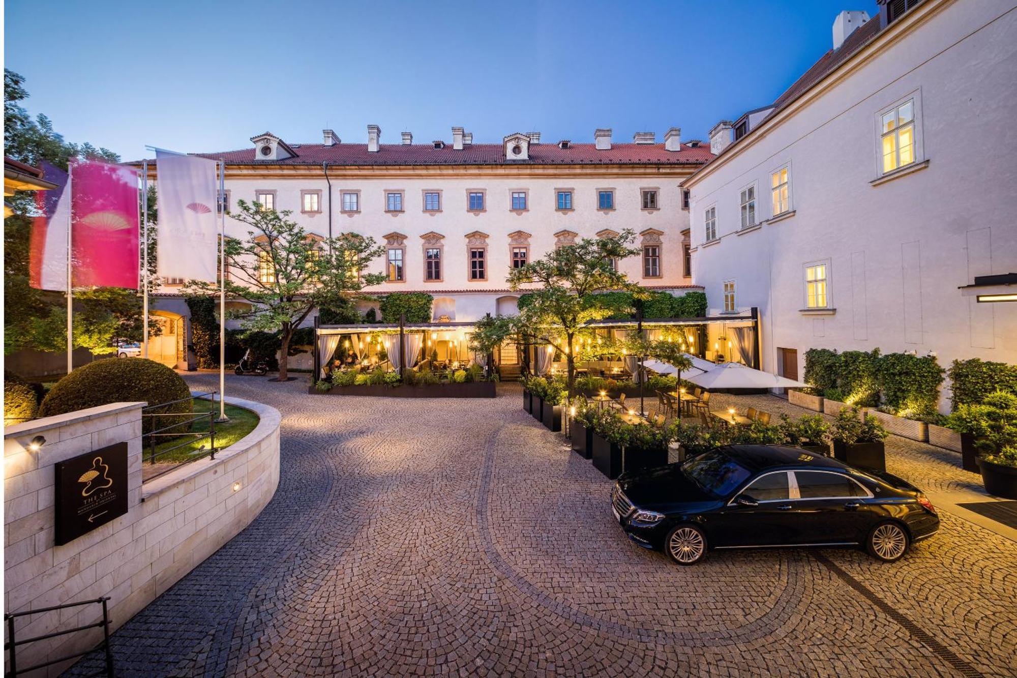 Mandarin Oriental, Prague Hotel Exterior foto